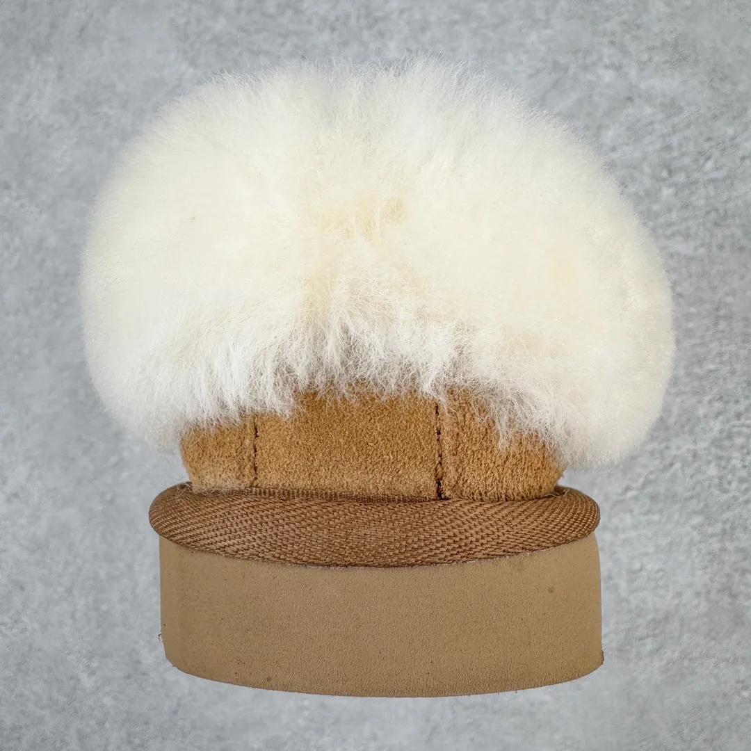 Pick up locally💰520UGG 4810 Tazite autumn and winter sheep fur integrated snow boots. All shoes are made of ZP. Longfeng A-grade Australian imported sheep fur integrated brand OEM production line. Fully follow the ZP process. OEM original pattern maker. Adhering to the principle of no original shoes and no development selection. Pay attention to every detail. The most authentic version on the market TREADLITE "Light Wing" technology outsole. Lightweight/durable/flexible/pile size: 35 36 37 38 39 40 Coding: by2936060